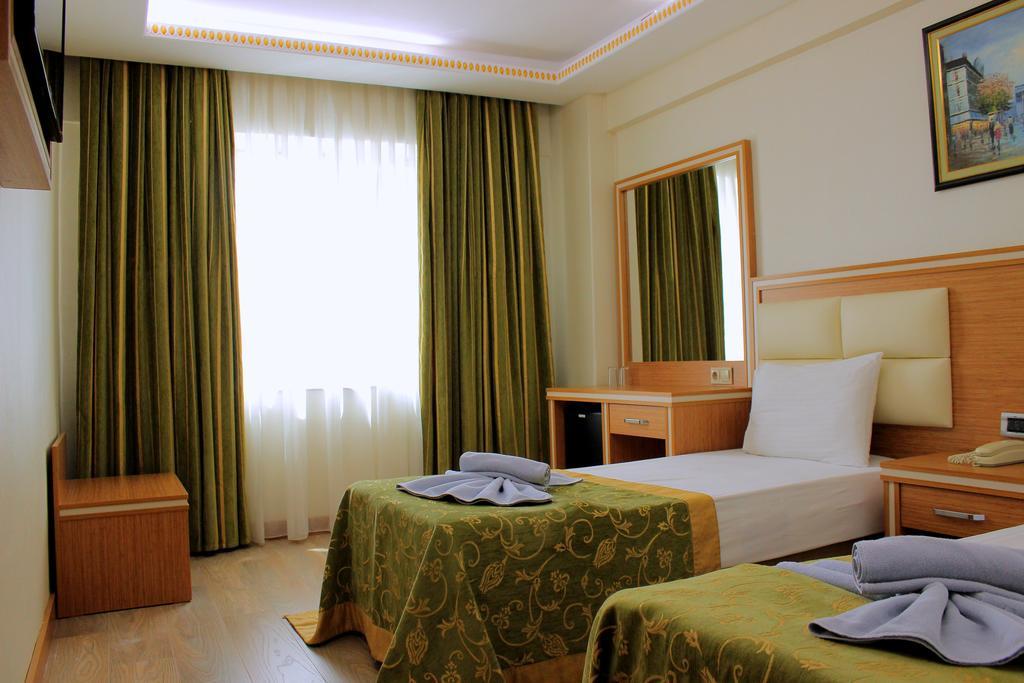 Hotel Buyuk Paris Estambul Exterior foto