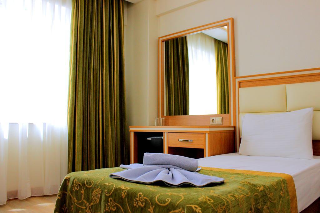 Hotel Buyuk Paris Estambul Exterior foto