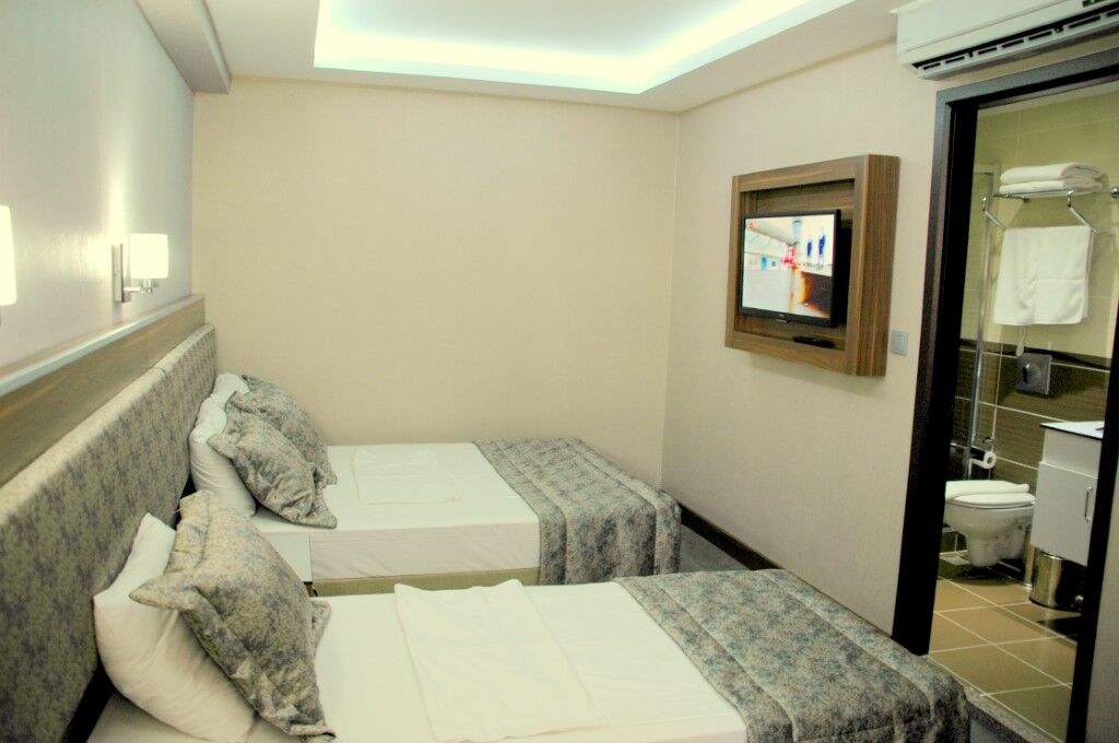 Hotel Buyuk Paris Estambul Exterior foto